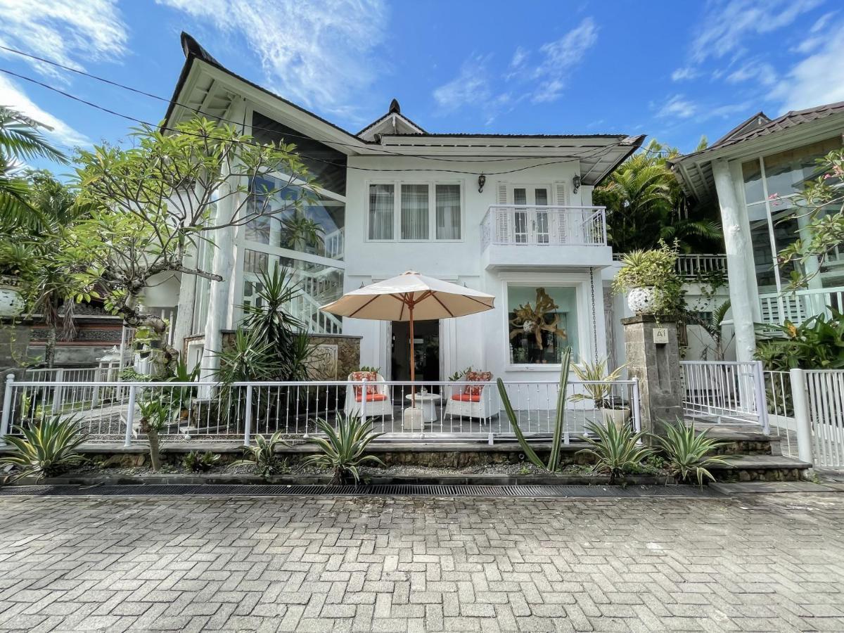 Beach House Canggu - 150M Berawa Beach Dış mekan fotoğraf