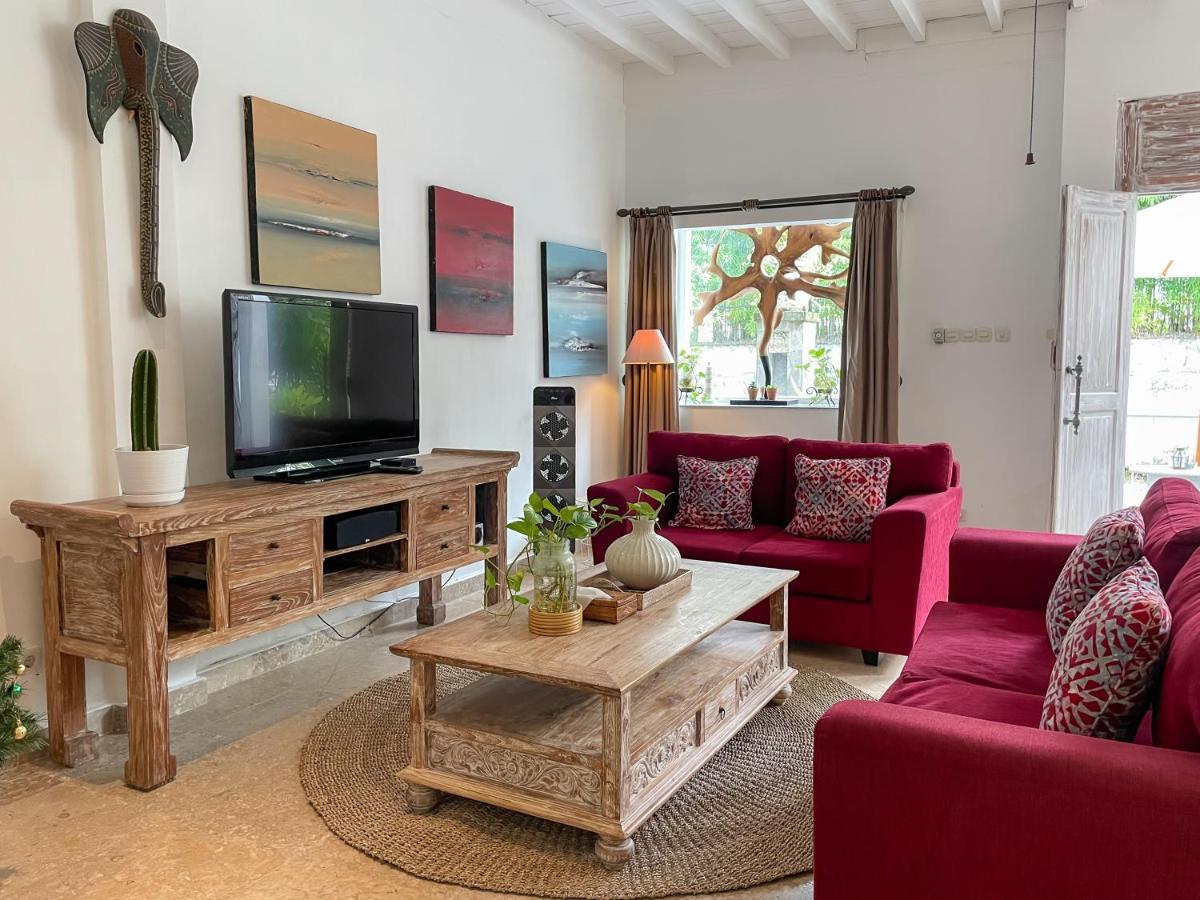 Beach House Canggu - 150M Berawa Beach Dış mekan fotoğraf